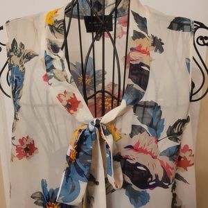 Romeo & Juliet Couture Sleeveless Top